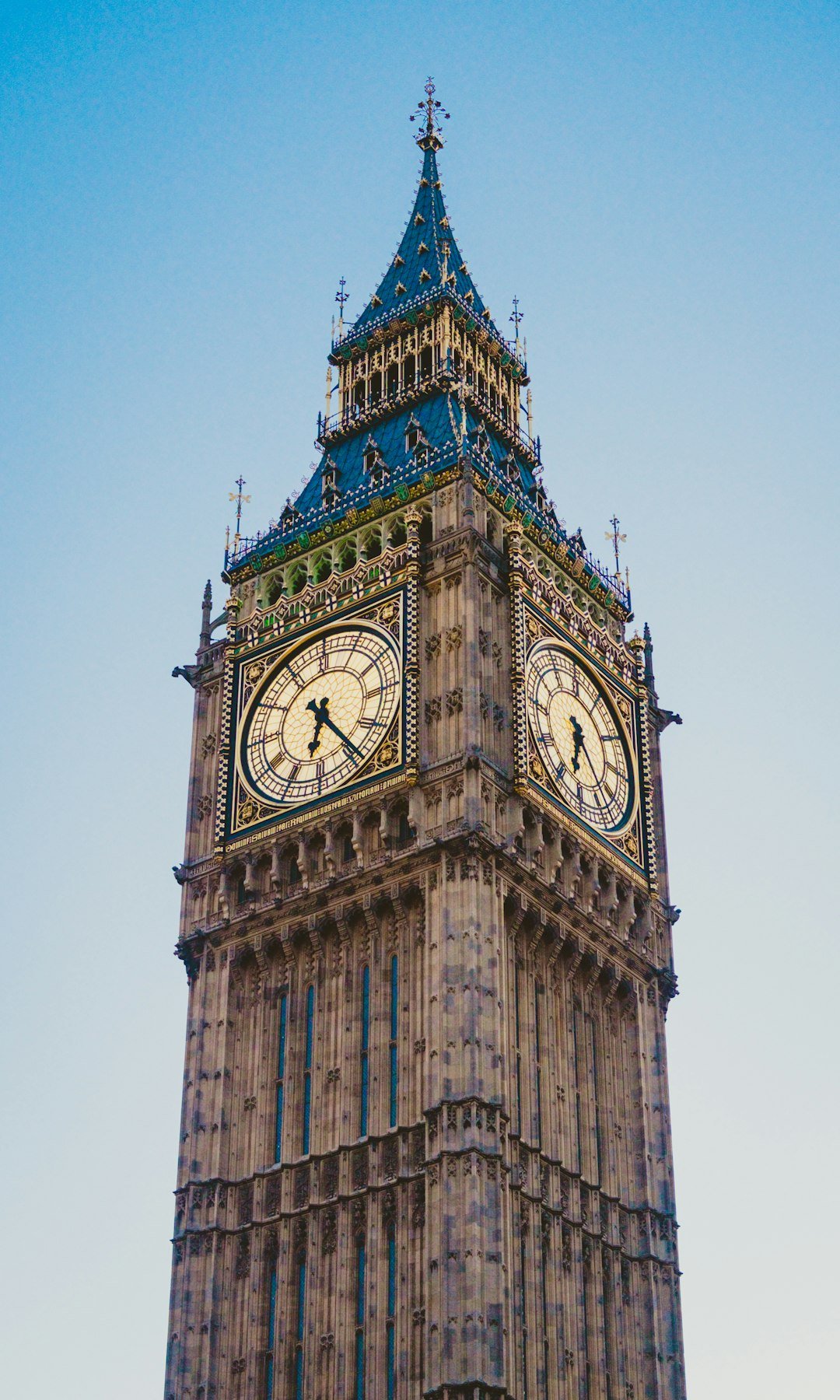 United Kingdom skyline and landmarks